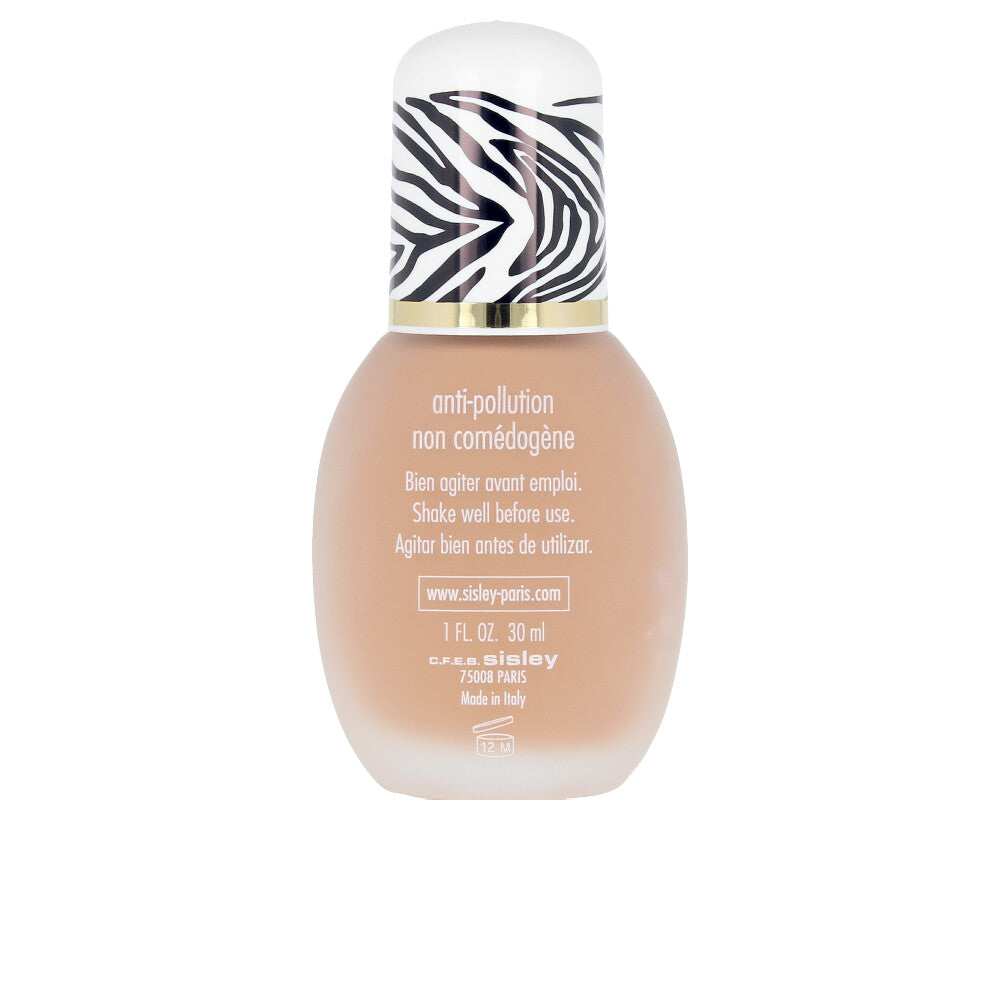 30 ml cosmetic bottle of lightweight radiant fluid foundation, shade 3C Natural