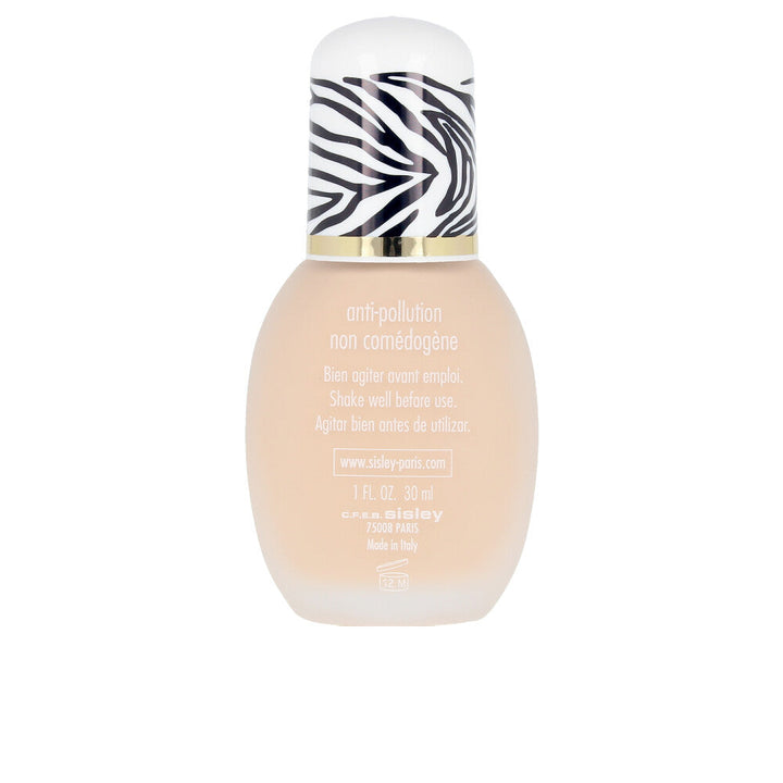 30 ml cosmetic bottle of lightweight radiant fluid foundation, shade 3C Natural
