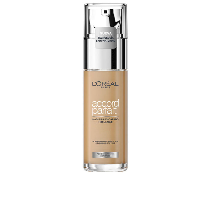 30 ml liquid foundation in shade 6D/6W honey‑gold, pump bottle, creamy texture