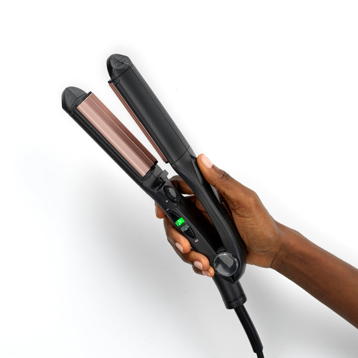 35 mm ceramic‑tourmaline hair crimper with 10 heat settings, European plug