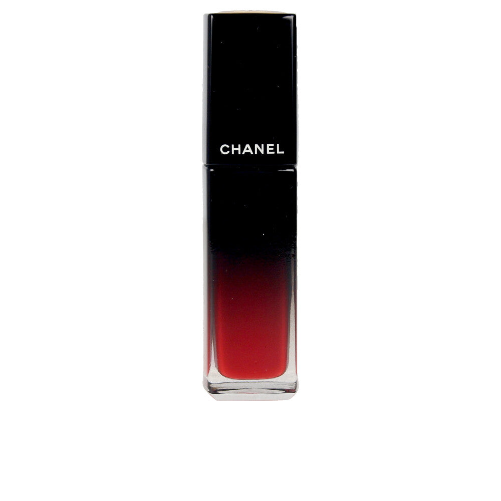 Red high‑shine liquid lip colour in lacquer finish, 6 ml tube, shade 73‑invincible