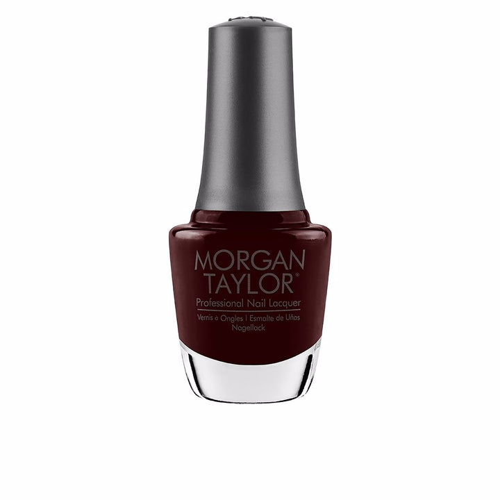 15 ml cream rouge nail lacquer in clear glass bottle with curved brush