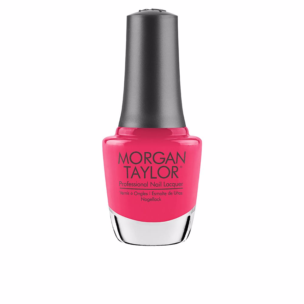 15 ml creamy pink nail lacquer in clear glass bottle with curved brush