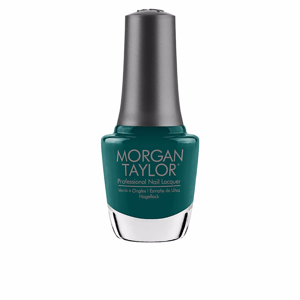 15 ml crème nail lacquer in heavy-glass bottle with curved brush