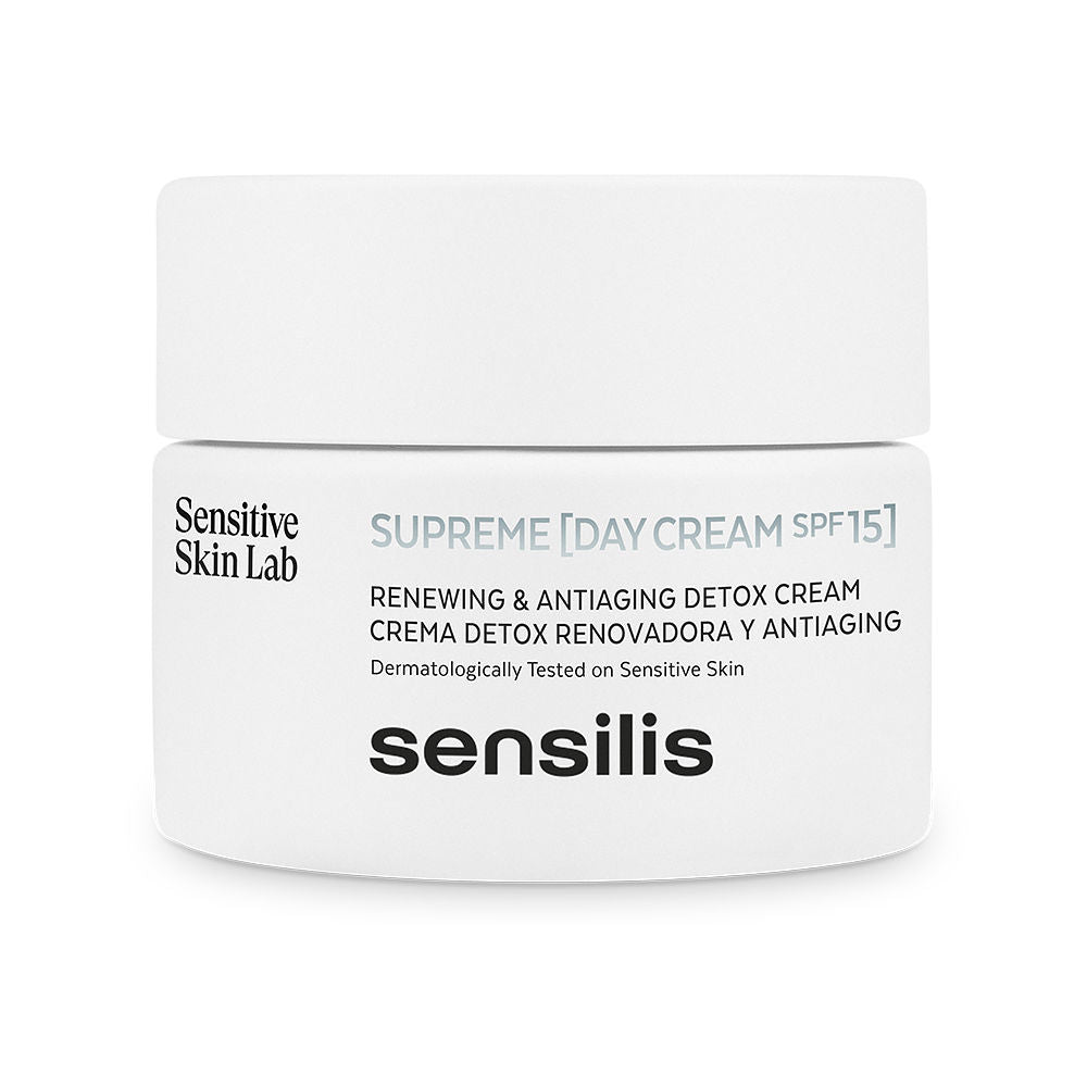 50 ml jar of hydrating hyaluronic day cream with SPF 15, cream texture