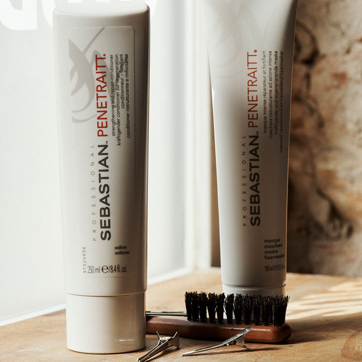 500 ml pot of creamy strength repair hair masque for colour-treated hair