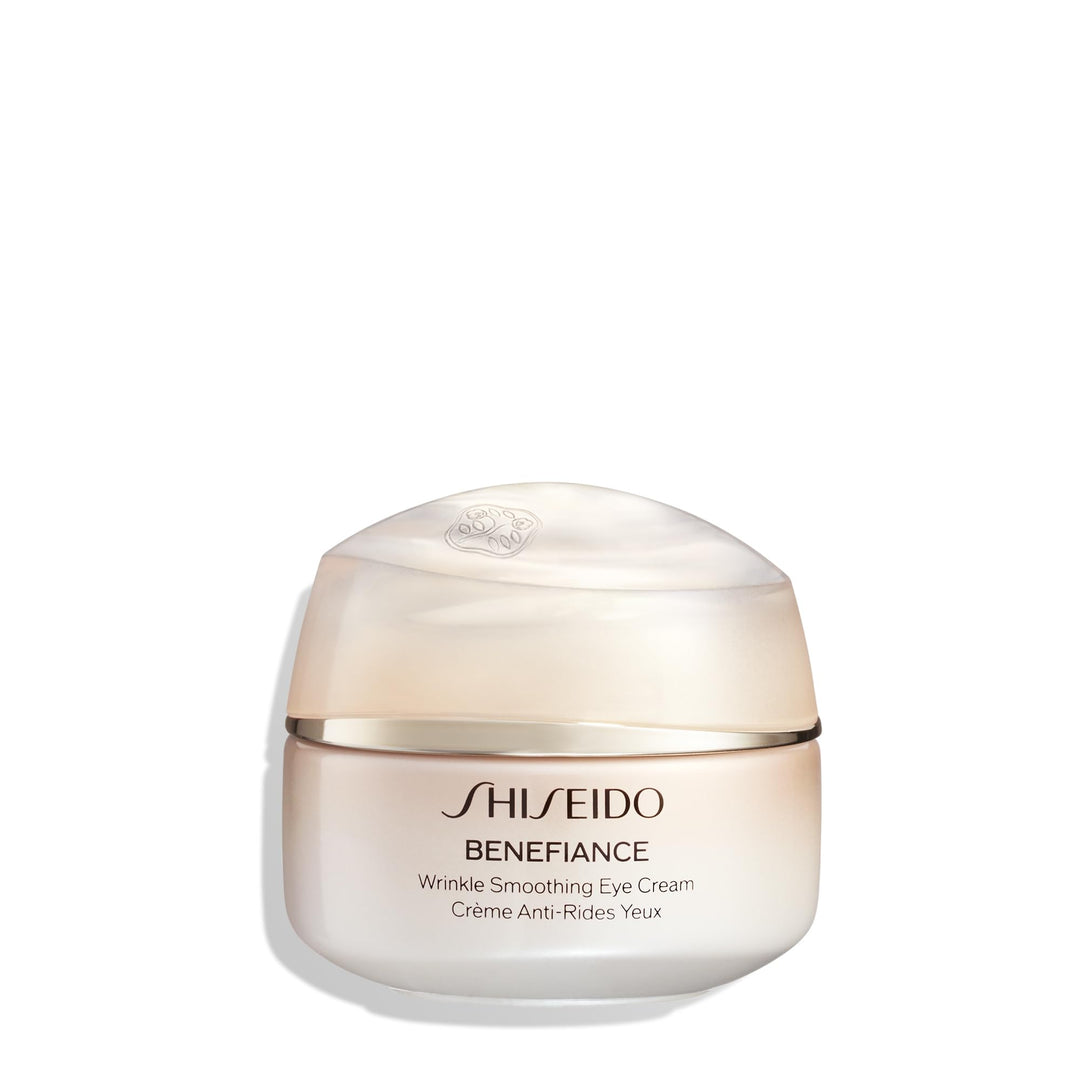 15 ml jar of wrinkle-smoothing eye concentrate, light cream texture