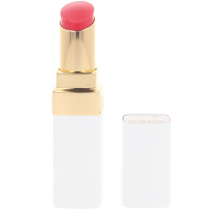 3 g clear-capped cherry-red lip balm in compact tube, glossy finish
