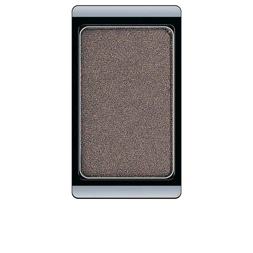 Single pearlescent powder eyeshadow in warm misty wood, 0.8 g refill pan