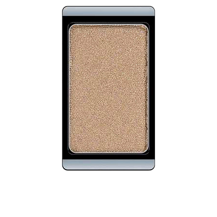 Single refillable pearl eyeshadow pan in golden caramel, 0.8 g