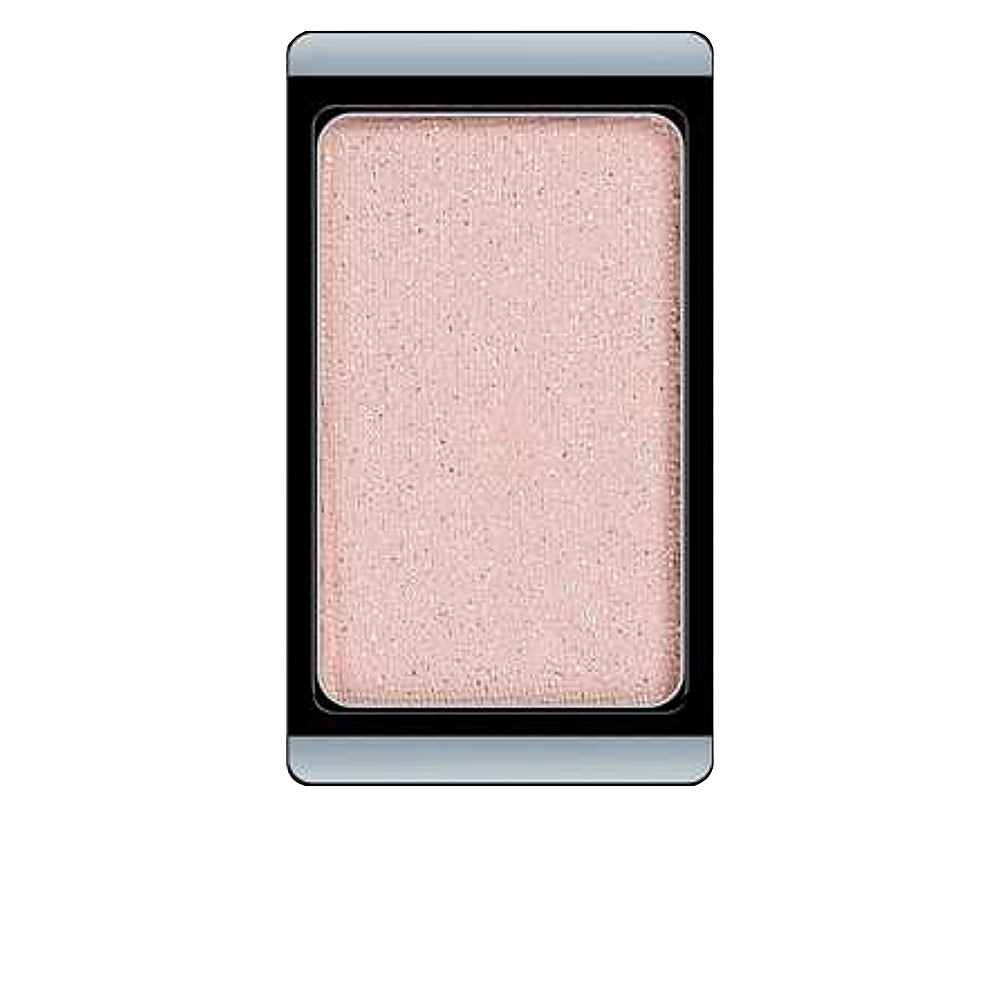 Compact 0.8 g micro‑pearl powder eyeshadow in glam golden bisque